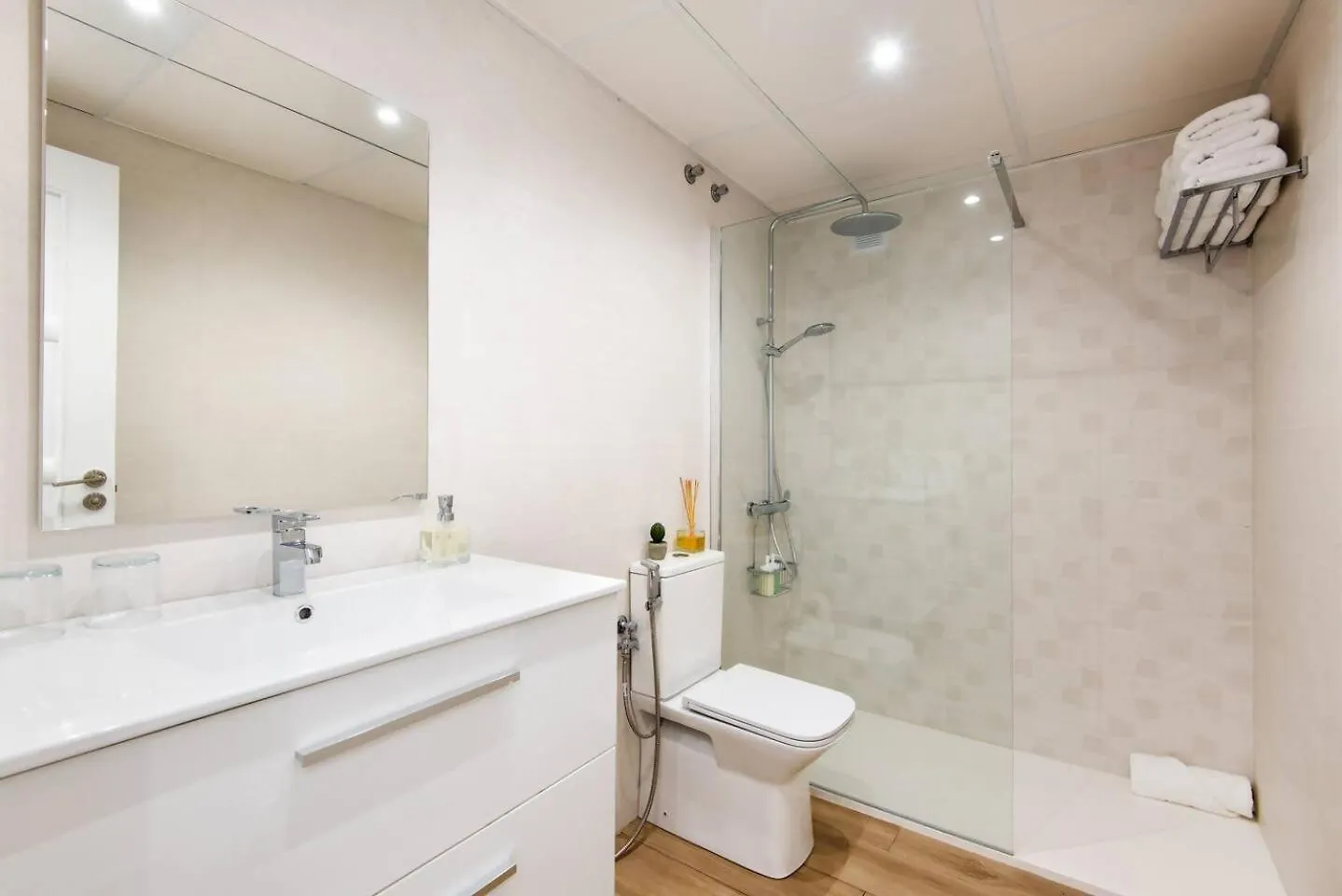 La Guevara De Victoria Apartment City Center 马拉加 0*,